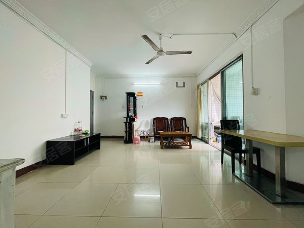 【多图】万华花园,南洲租房,东晓南地铁口 万华花园电梯三房 东南向望