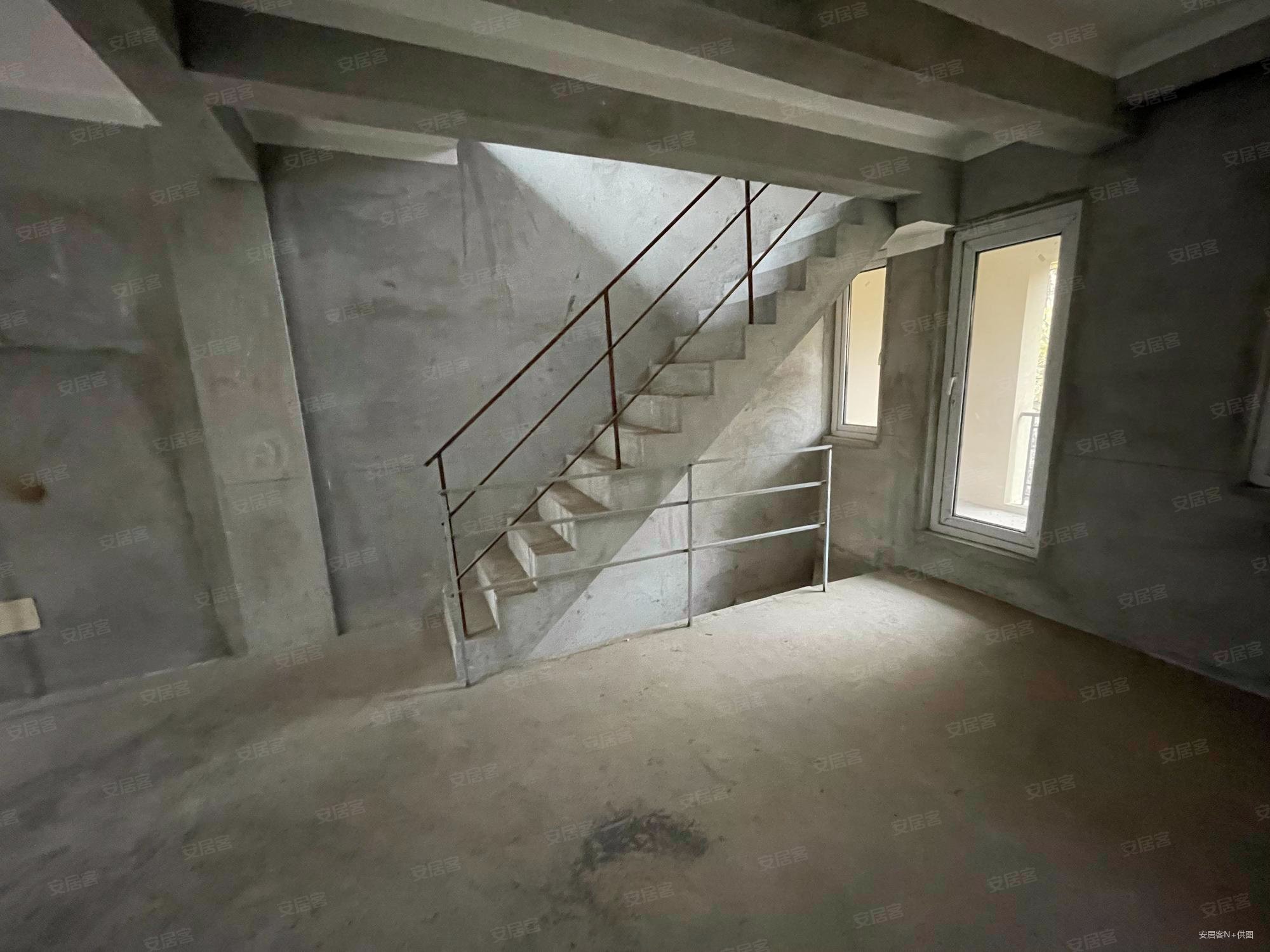 珑璟轩(别墅)4室2厅2卫100㎡南150万