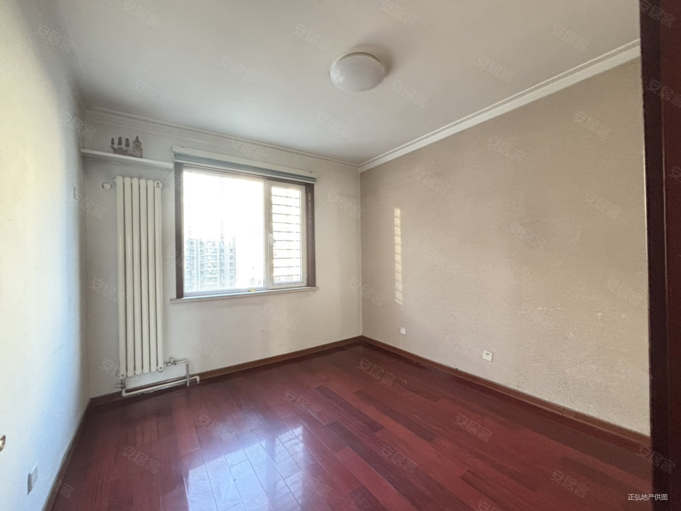 安泰首府3室2厅2卫143㎡南北118万