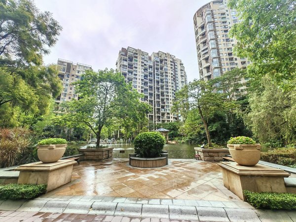 深圳龙华民治圣莫丽斯圣莫丽斯花园洋房复式5房3卫家私全齐出租出租