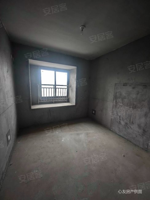 金泰御澜湾电梯三室两厅两卫116平86万