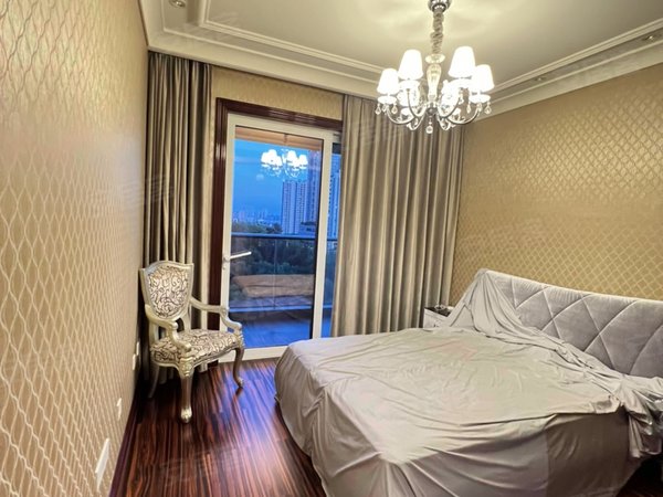 【多图】滨江华家池(公寓住宅),南肖埠租房,滨江华家池138方三房 家具