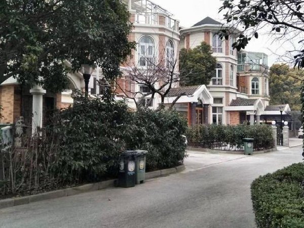 上海闵行七宝欧香名邸(别墅)七宝近虹桥独栋别墅出租 可居家办公花园