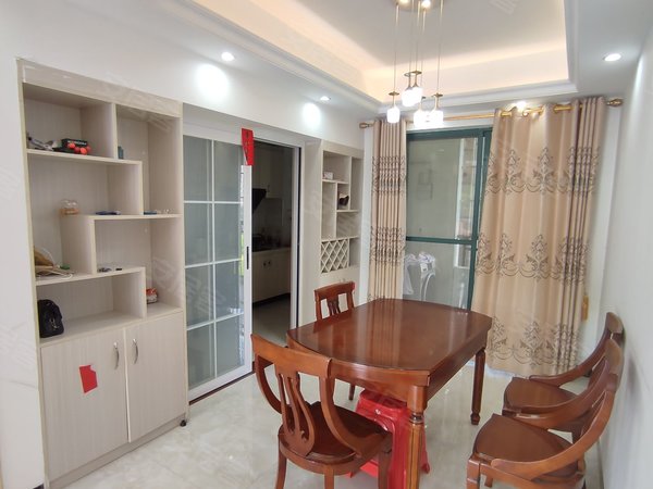 梧州长洲梧州站金源世家三龙大道 职业学院 金源世家 4室2厅2卫 电梯