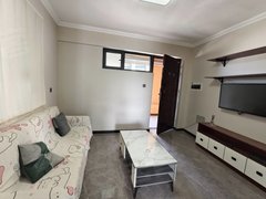 喀什喀什市喀什城区融和国际B区单身公寓七楼精装有空调年租一万八密码锁出租房源真实图片