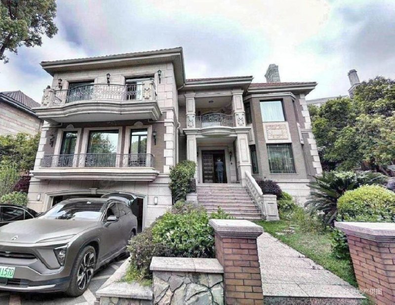 真实可看丨臻园大宅丨委托代理丨古北天花板,臻园(别墅)二手房,15000