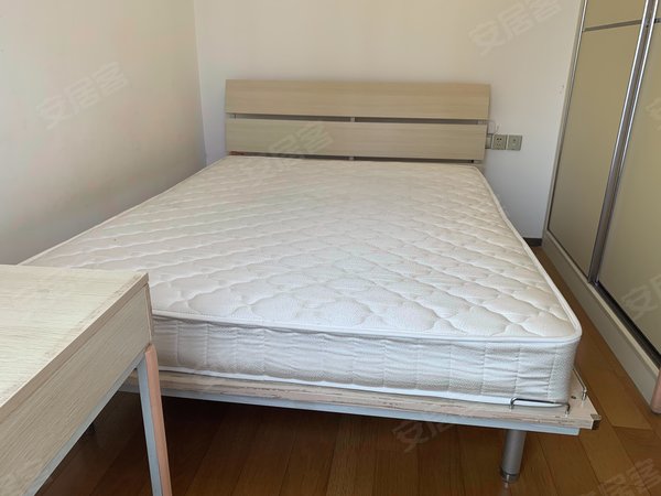 广州番禺亚运城尚上名筑尚上名筑 电梯中层1室2厅  精致装修 家私电器