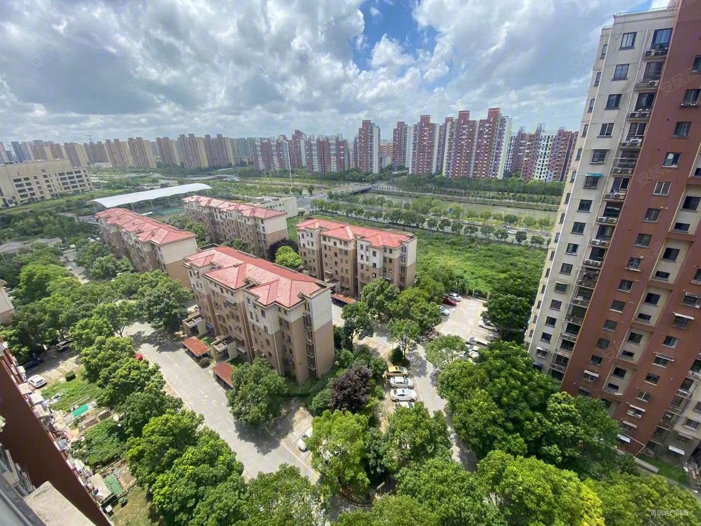 电梯房 精装修 1室1厅 鹤沙航城航武嘉园(西区) 居家自住