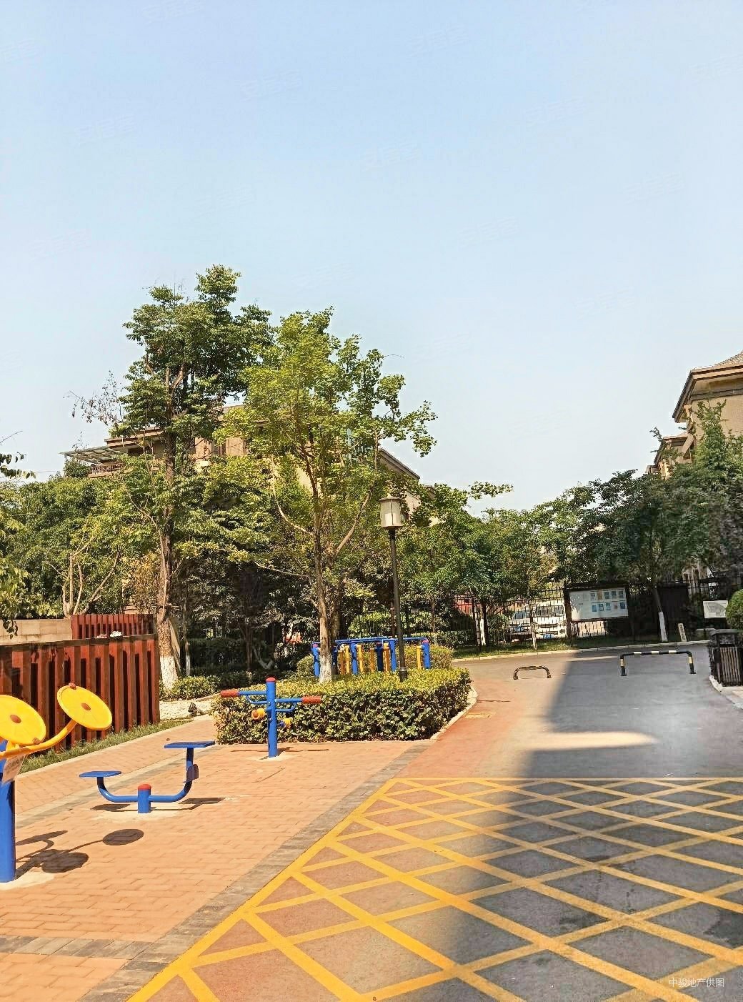 时代俊园翔盛园3室2厅2卫105.73㎡东西98万