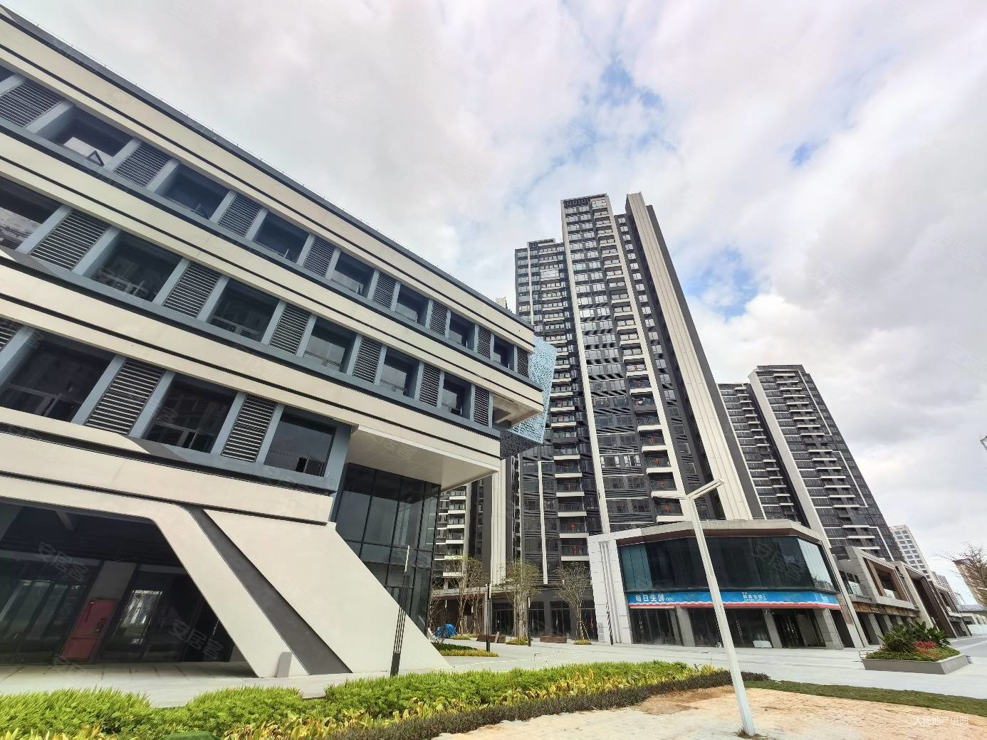 珠海北站精装准现楼来电享员工价接送看房美的宝龙城