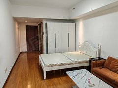 海丰附城附城城区天虹楼上 可配齐家具家电居住  也可做工作室 位置又水又方便出租房源真实图片