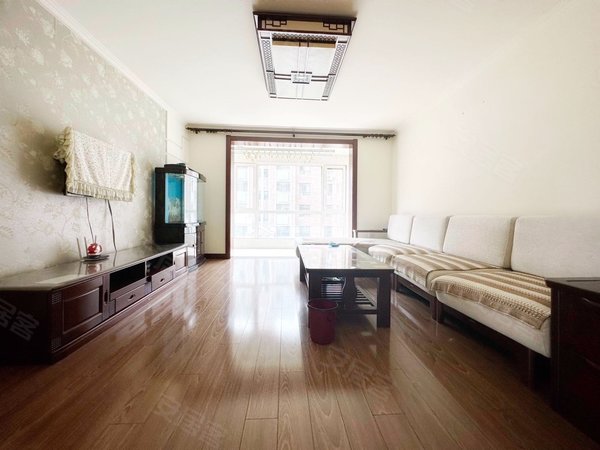 沈阳铁西卫工君临蓝桥郡可短租可押一付一地热地铁空调封闭园区随时看