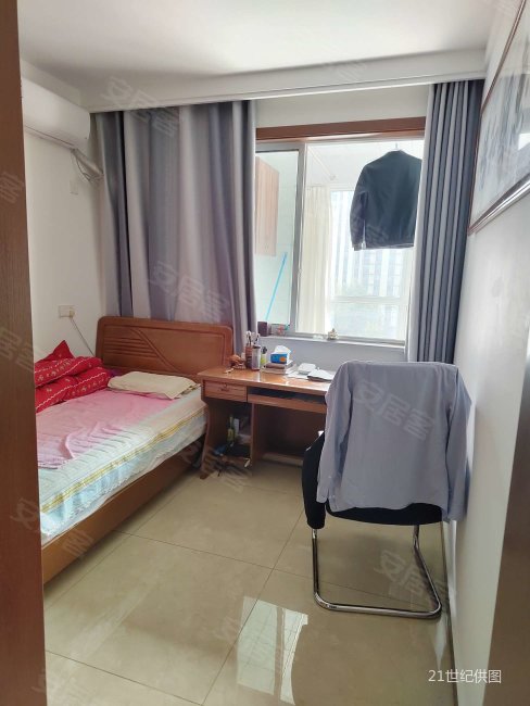 城投首府4室2厅2卫148㎡南北142万