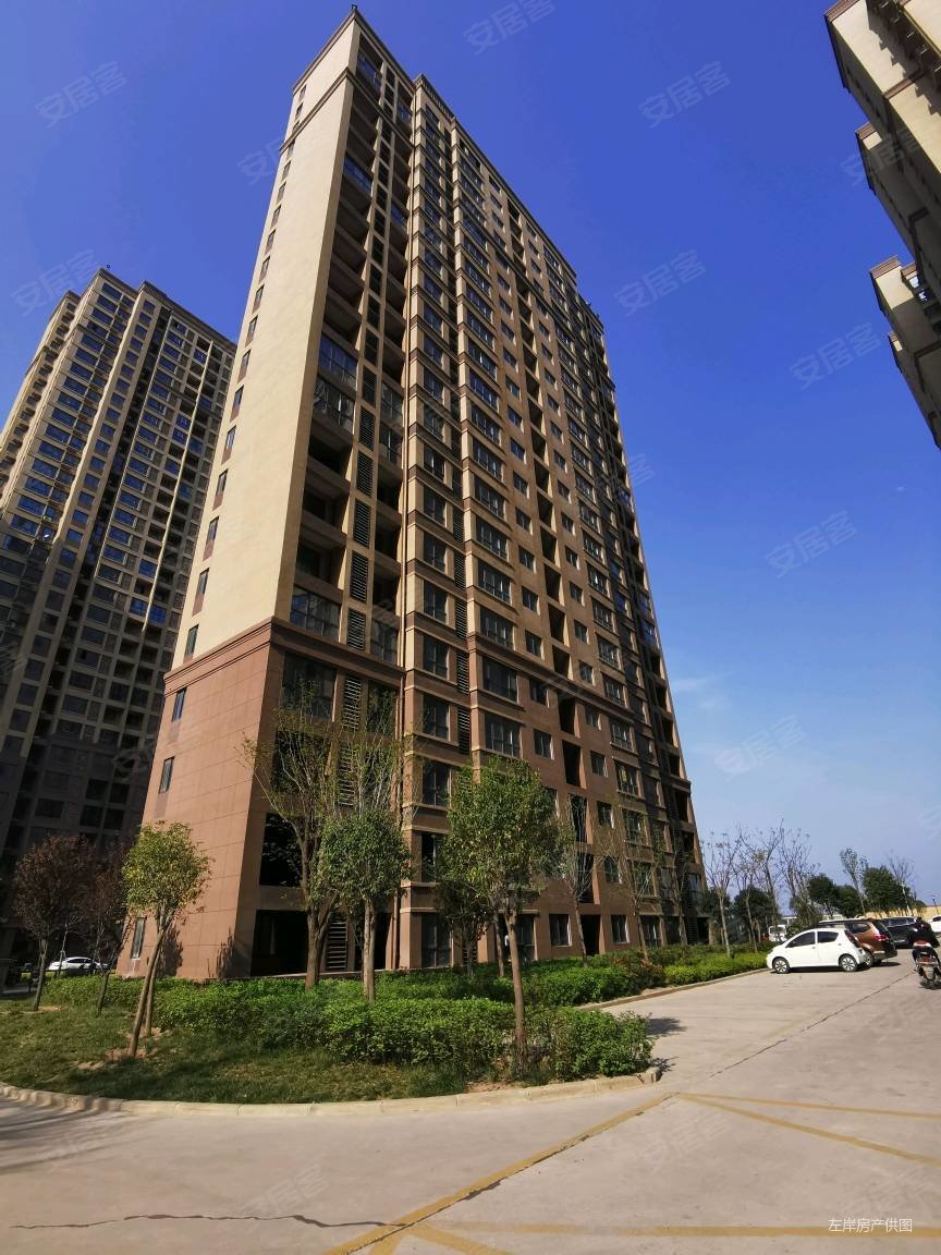 高陵区龙泊湾三室两卫 南北通透 可按揭首付百分之,龙