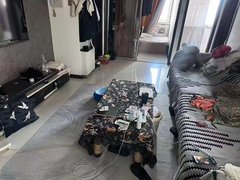 七台河桃山桃山公园出租银泉电梯房阁楼，面积60多，两室一厅拎包入住，租金14出租房源真实图片