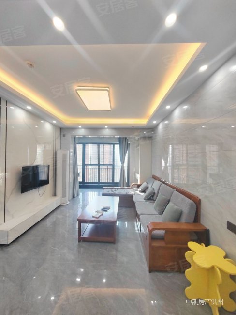 甄选小区不过马路碧桂园精装朝南三房随时看房