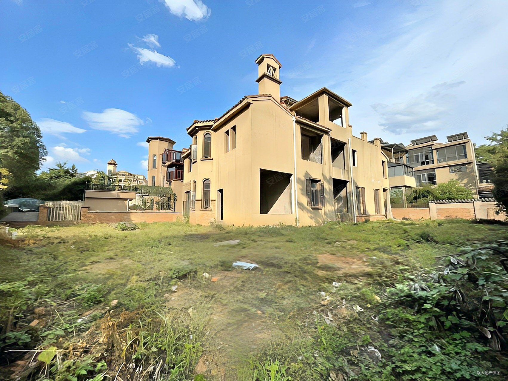 长沙房产网>长沙二手房>开福二手房>广电中心二手房>金色溪泉湾(别墅)