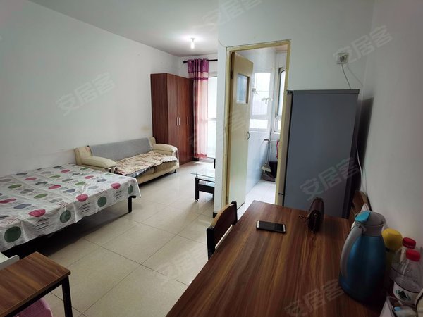 北京门头沟龙泉高家园新区高家园电梯南向一居室 交通便利 干净 家具