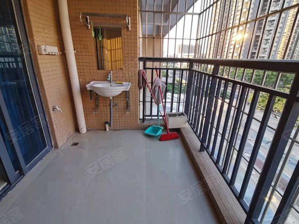 湛江赤坎世贸嘉信大厦嘉信大厦 3房2厅 1600元 性价比高 看房方便出租