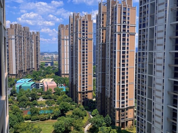 杭州临安青山湖越秀星悦城(公寓住宅)超低独卫阳台主卧,青山湖科技城