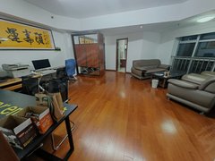 鞍山铁东站前万象汇楼上120平三部空调双室一厅带室内物品站前万象汇华润置出租房源真实图片