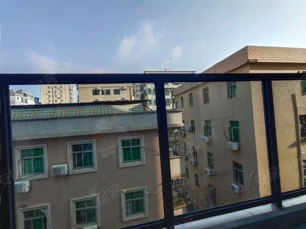 深圳宝安流塘流塘新村12号线流塘站 全新阳台一房  拎包入住出租房源