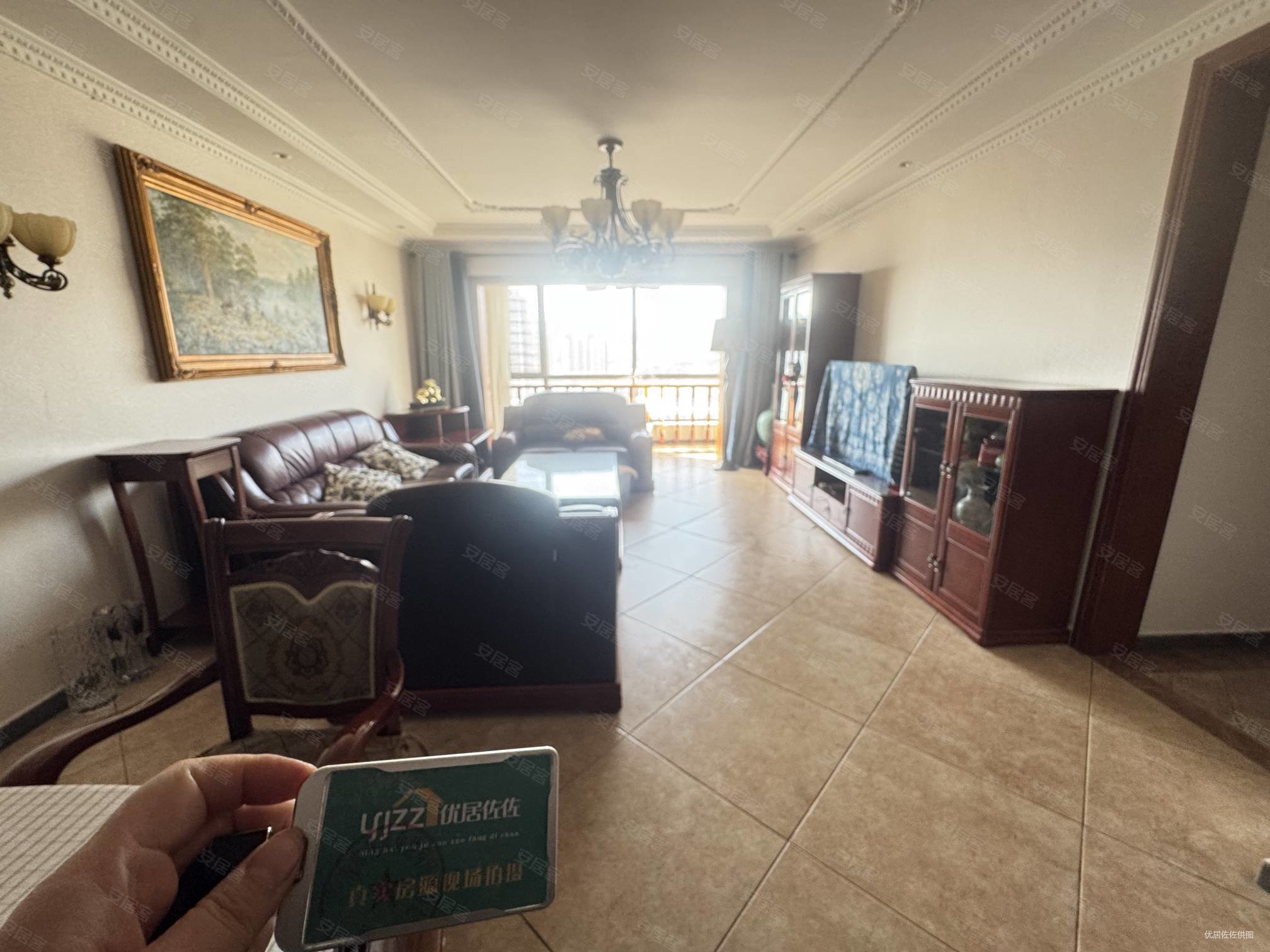 宝光翡翠华庭3室2厅2卫145㎡南北186万