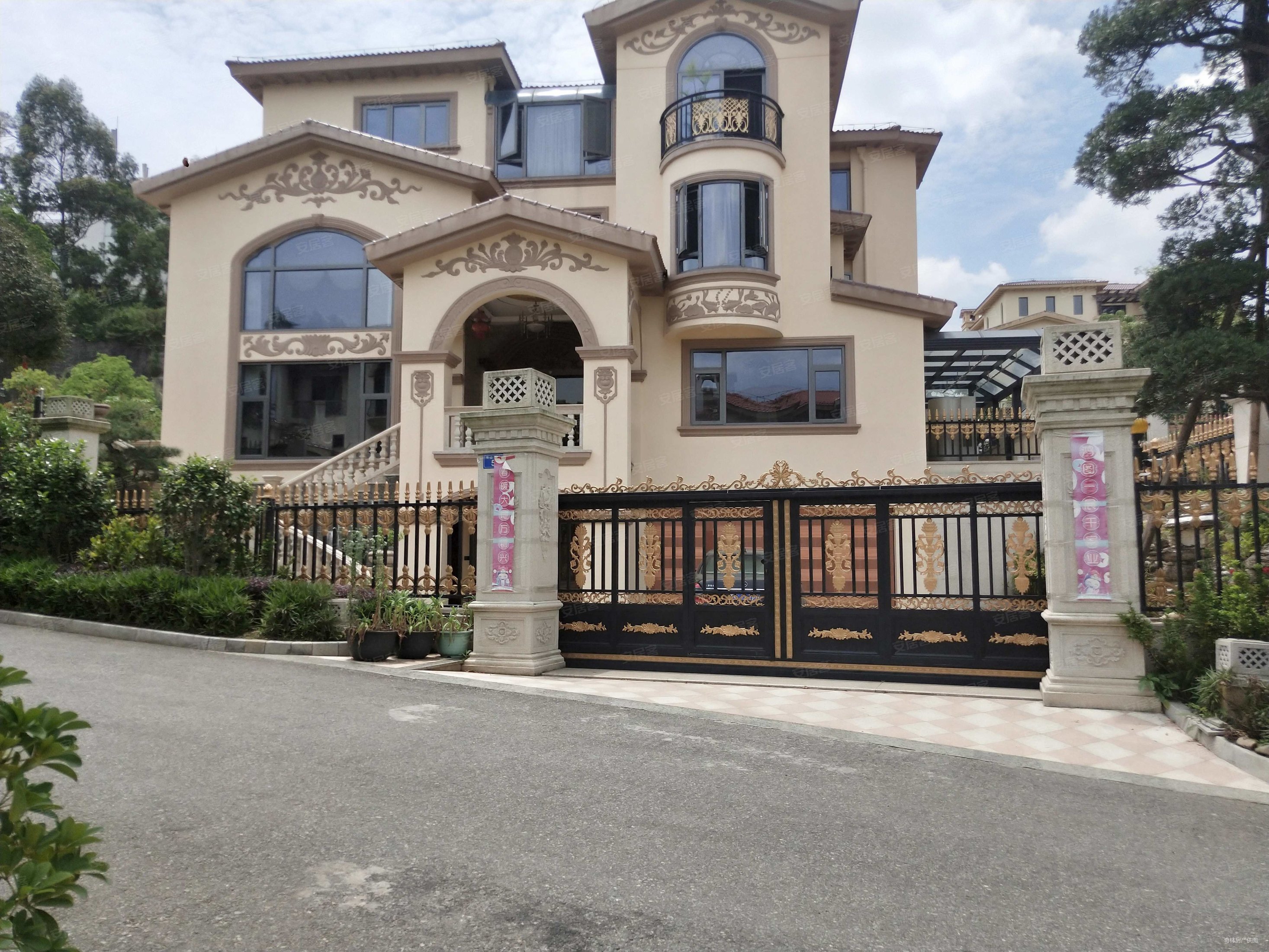 依山傍山 身份象征 藏珑别墅8室5厅6卫 743平