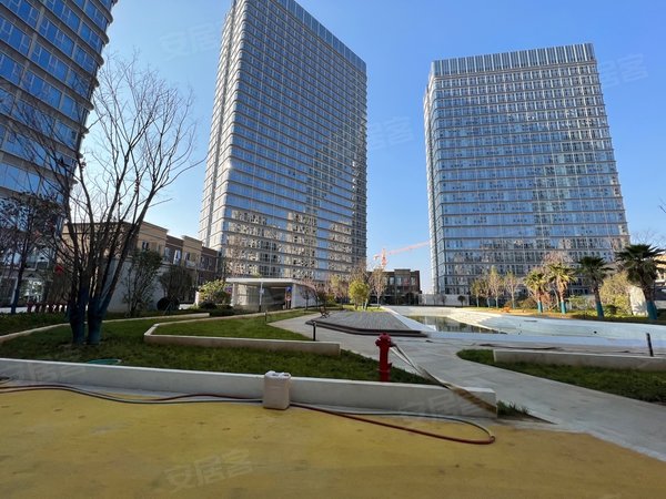 昆明呈贡老县城绿地东海岸35号地块(商住楼)呈贡沃尔玛旁复式公寓 可