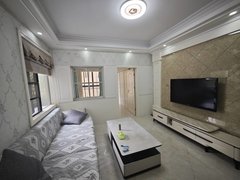 益阳赫山万达广场梓山湖公馆  现代风精装修 万达海洋城 Hi 十二兽酒吧出租房源真实图片