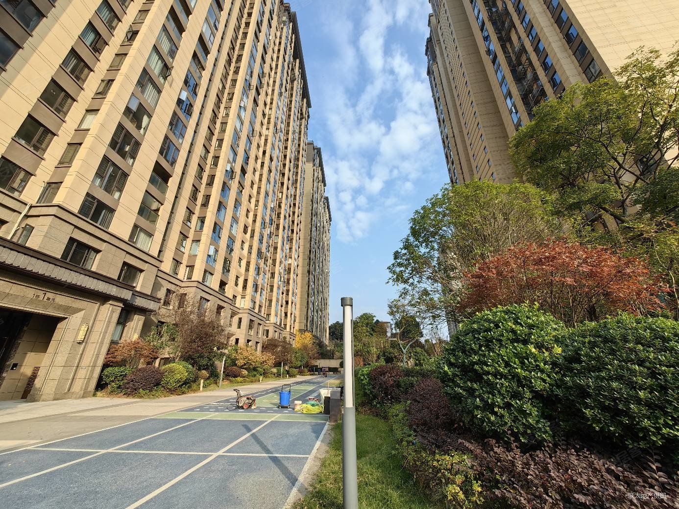 地铁口,中天星耀城复式楼,赠送60平,您的超值之选