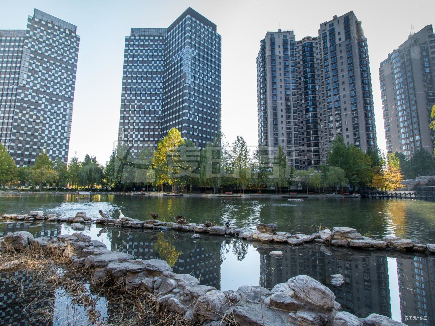 万国城moma2室2厅2卫146.27㎡西北2050万