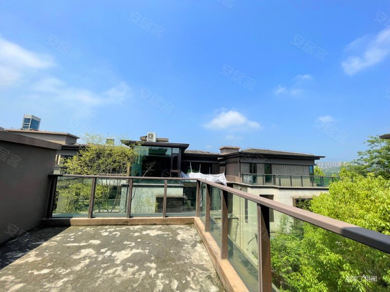 出门即公园,香港置地嘉景湾(别墅)二手房,408万,5室3厅,4卫,265平米