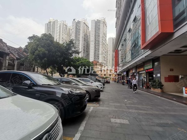 南宁西乡塘北大路华亨邕江御景邕江民生广场旁 邕江御景 精装一房一厅