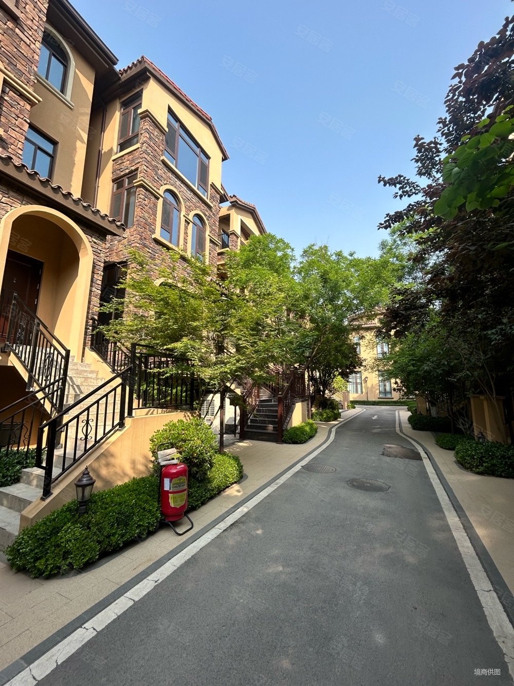 小区中间位置,龙湖双珑原著二手房,850万,4室3厅,4卫,266平米-西安