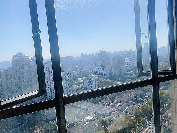 上海徐汇建国西路巴黎时韵巴黎时韵 1室1厅1卫 配套齐全 电梯房 精