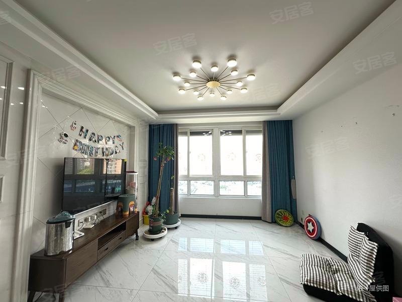 冠城大通蓝郡松苑 中间楼层 产权清晰 带电梯 临地铁