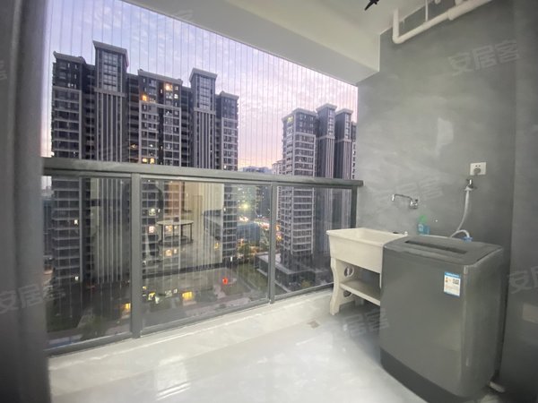 新东区牛岗山儿童医院景湖佳园居家精装三房配套齐全