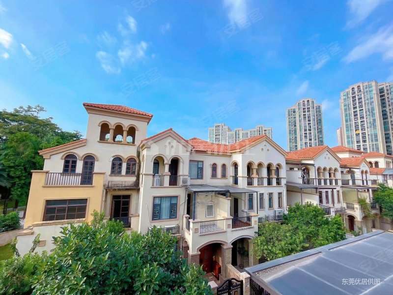 丰泰旗山橡树郡密度低停车方便商业配套成熟联排别墅