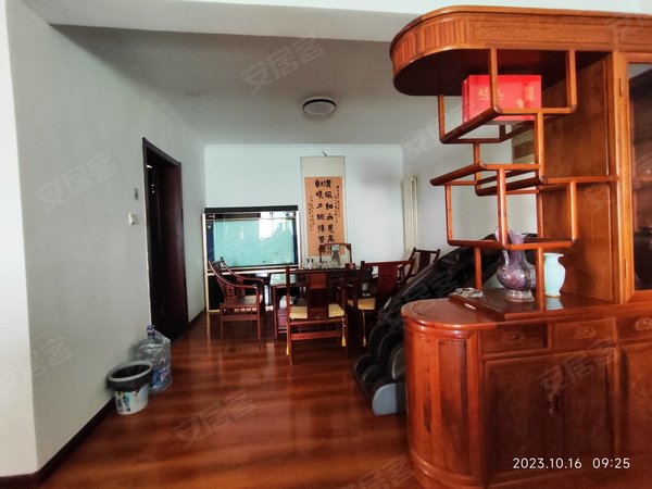 洛阳西工周王城广场国贸中心周王城百货楼旁 国贸大厦 临地铁 中间楼层 精装 可做饭双气出租房源真实图片