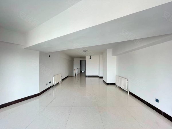 呼和浩特回民贝尔路海亮广场海亮广场b座 150平复试 电梯口好位置