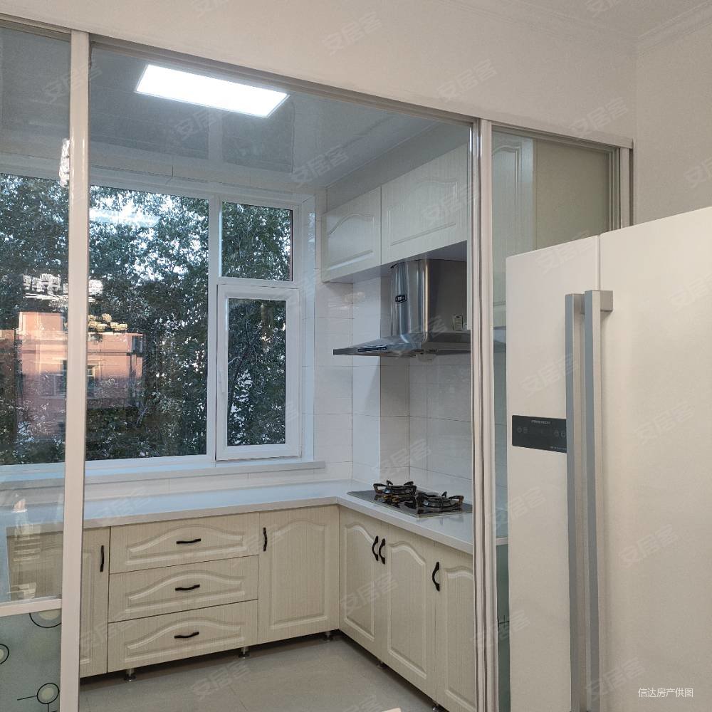 亿嘉名仕3室2厅1卫120㎡南北45万