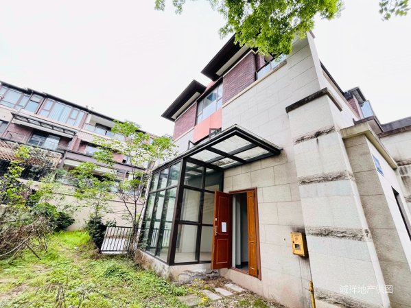 东原湖山樾 湖山端户 180平大花园 430万!