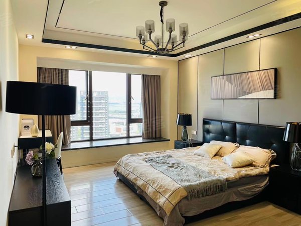 深圳南山西丽冠铭雅苑清晨里近大沙河.