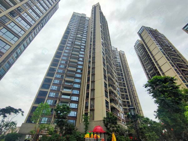 深圳坪山坪山富润乐庭部分家电 可商量配齐 富润大三房 全新出租 看房