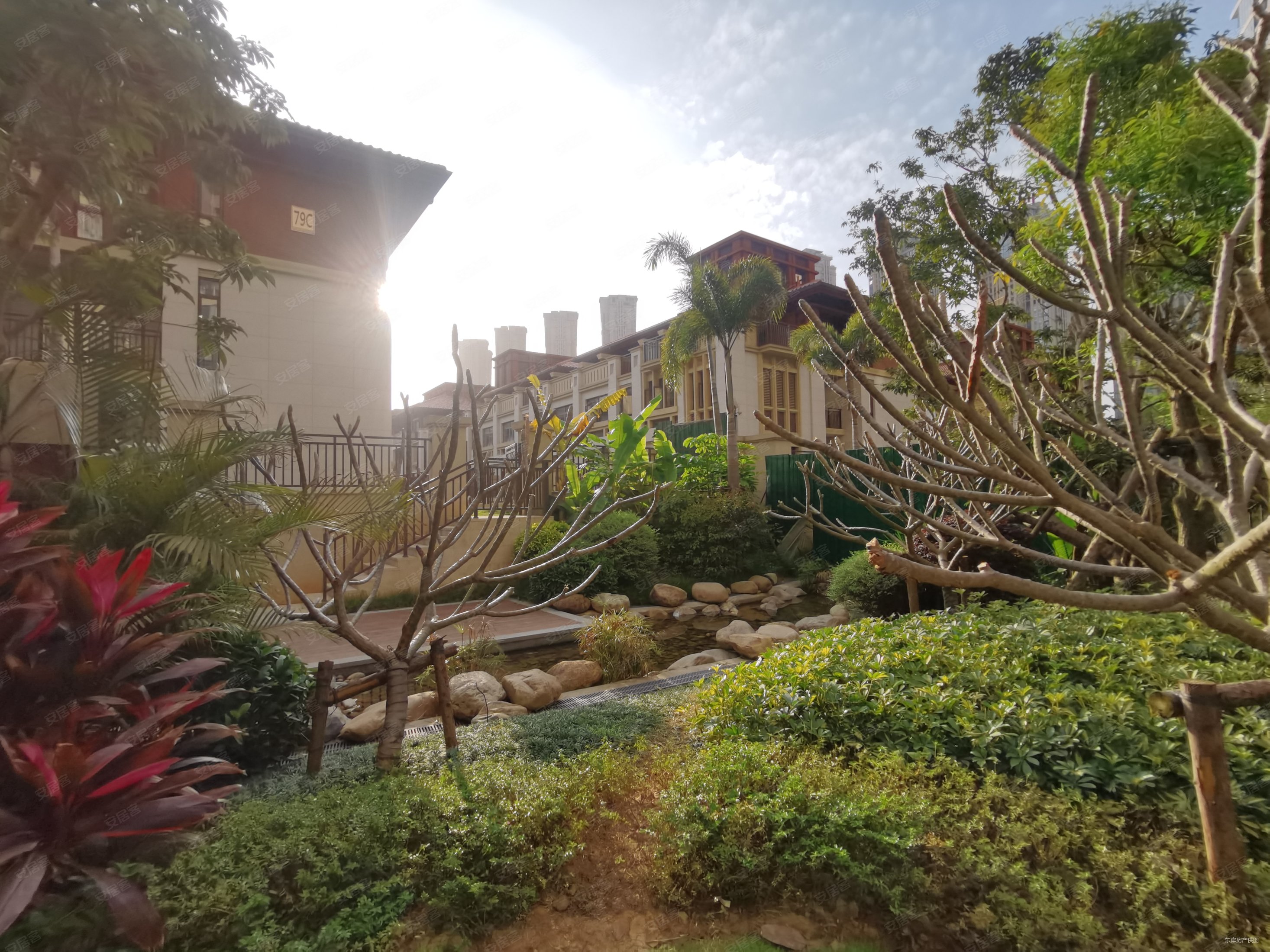 阳光城翡丽湾(别墅)6室4厅6卫180.63㎡南北398万