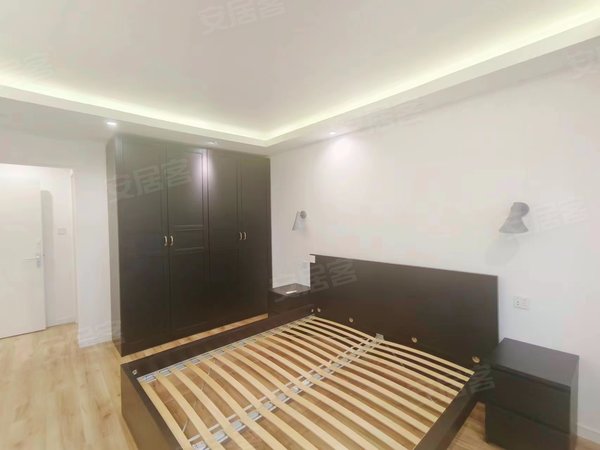 上海黄浦淮海中路经纬公寓新天地核心商业圈,一大会址地铁口,精装全配