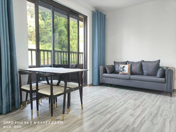 杭州临安临安城区南樾府南樾府边套,两室两厅一卫,随时看房出租房源