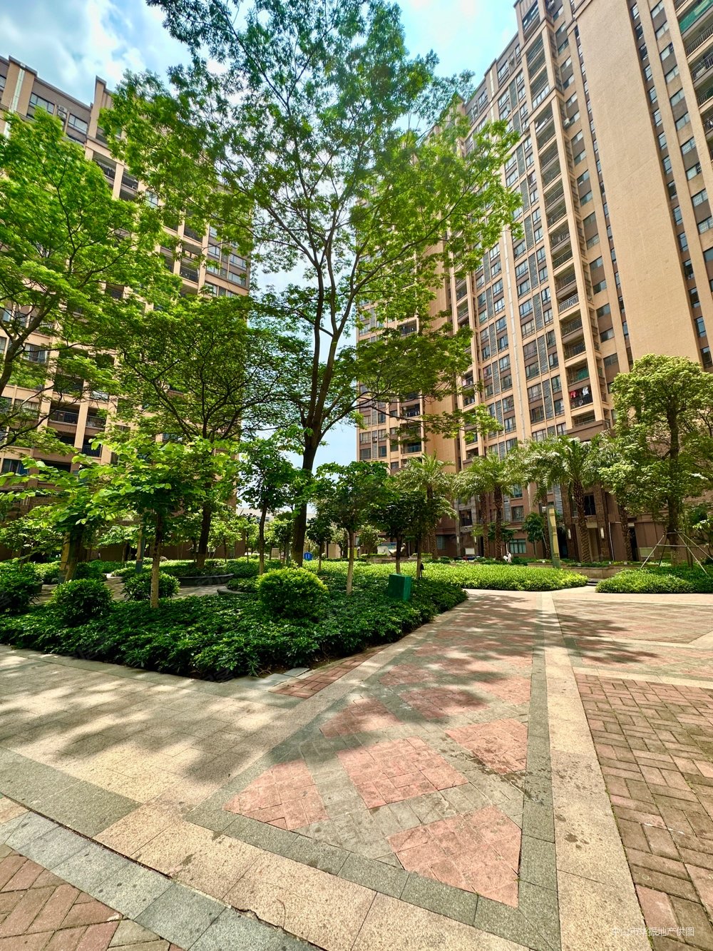 125方大4房 朝正南 中楼层 可谈价满五 ,锦绣龙湾二手房,107万,4室2厅