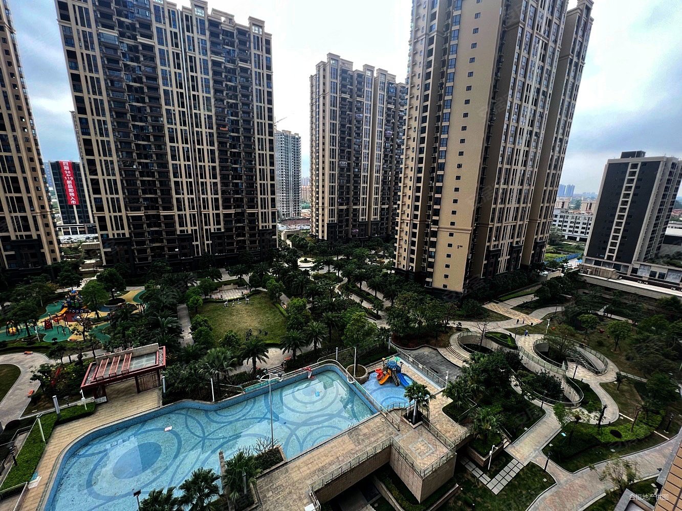 天誉湾一期南向大三房出售楼层好景观好看泳池钥匙在随时看